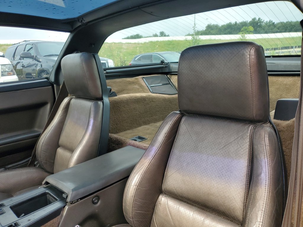 Used 1985  Chevrolet Base image 9