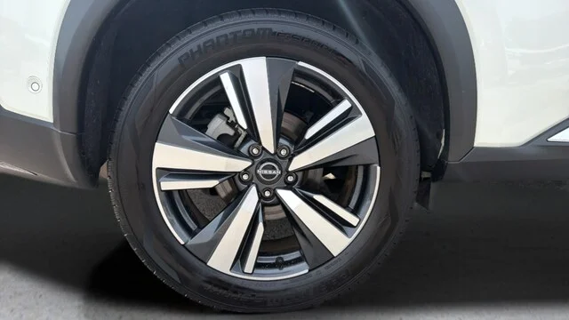 Used 2023 Pearl White Tricoat Nissan SL image 58
