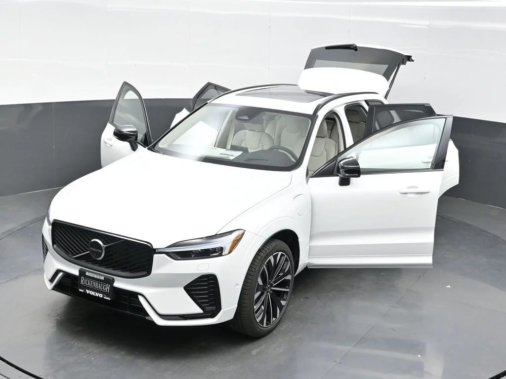 New 2026 White Volvo T8 Ultra image 55