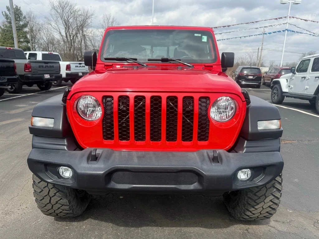 Certified Used 2020 Firecracker Red Clearcoat Jeep Sport image 3