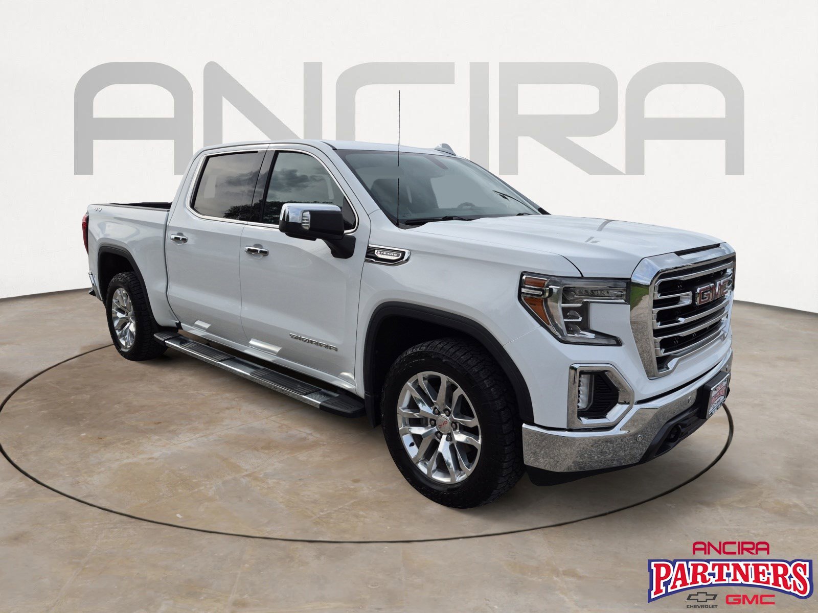 2019 GMC Sierra 4WD Crew Cab Short Box SLT's photo