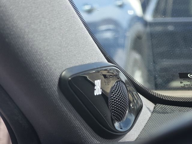 Used 2019 White Toyota XLE image 16
