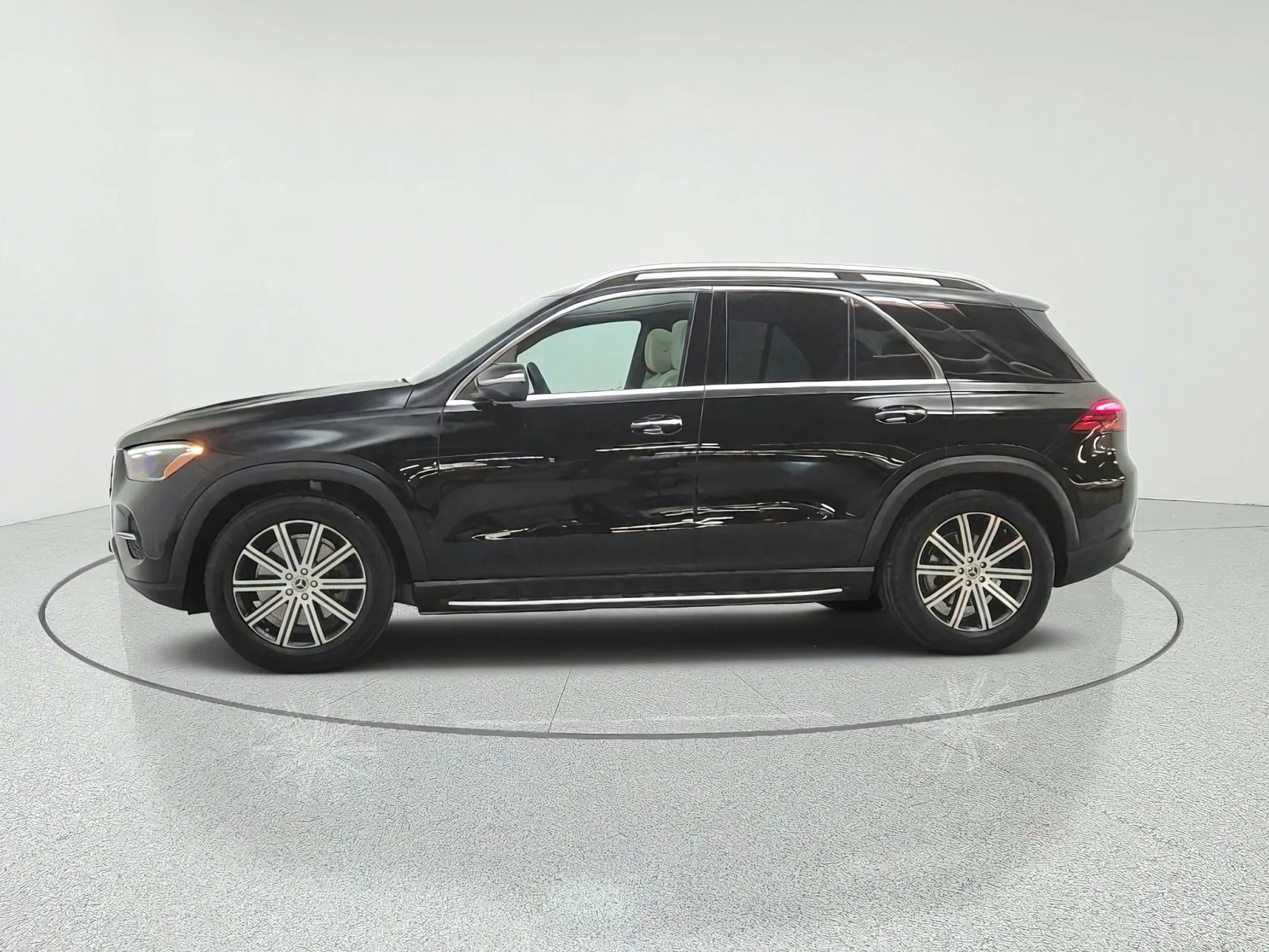 Certified Used 2024 Black Mercedes-Benz GLE 450 4MATIC® SUV image 8