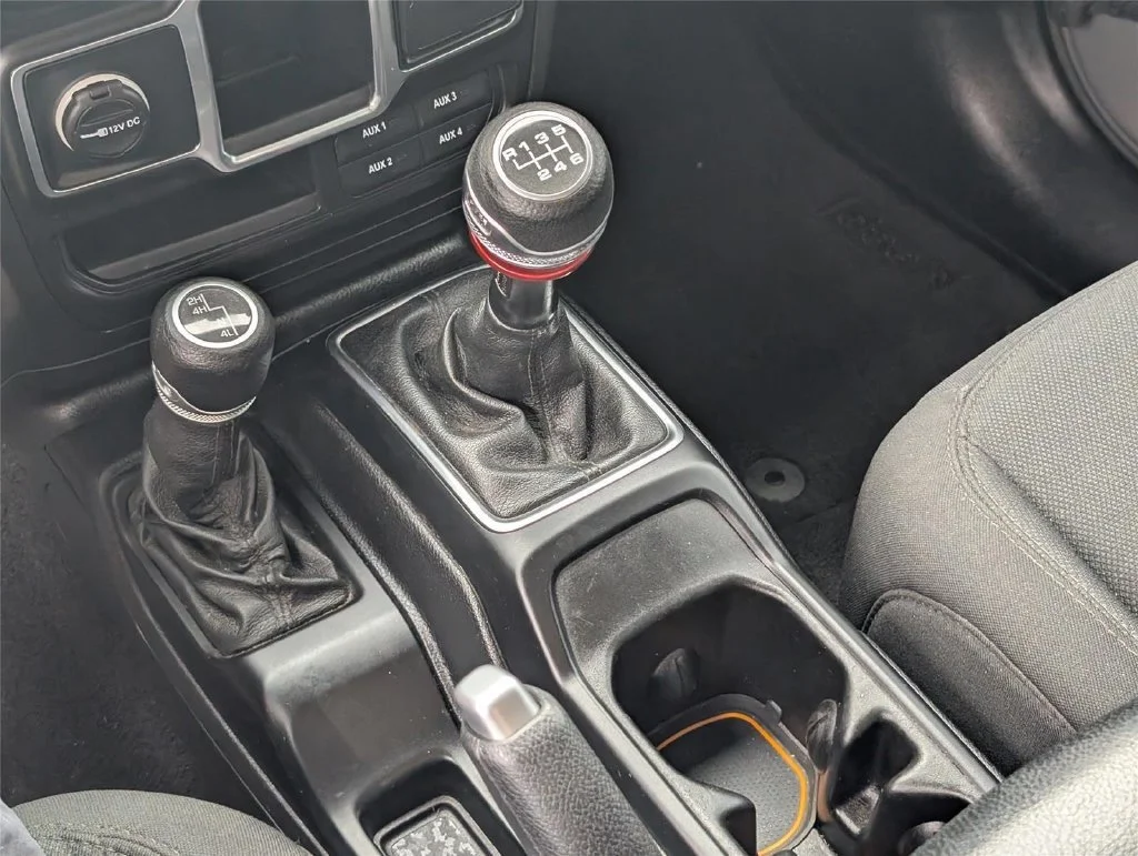 Used 2021 Sting-gray Clea Jeep Sport image 21