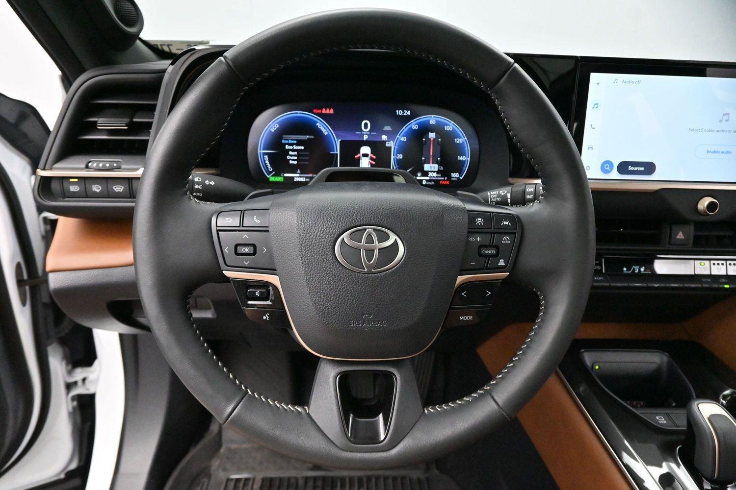Used 2025  Toyota XLE image 15