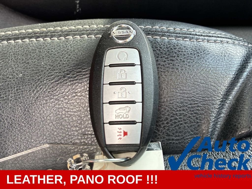Used 2020 Black Nissan SL image 9