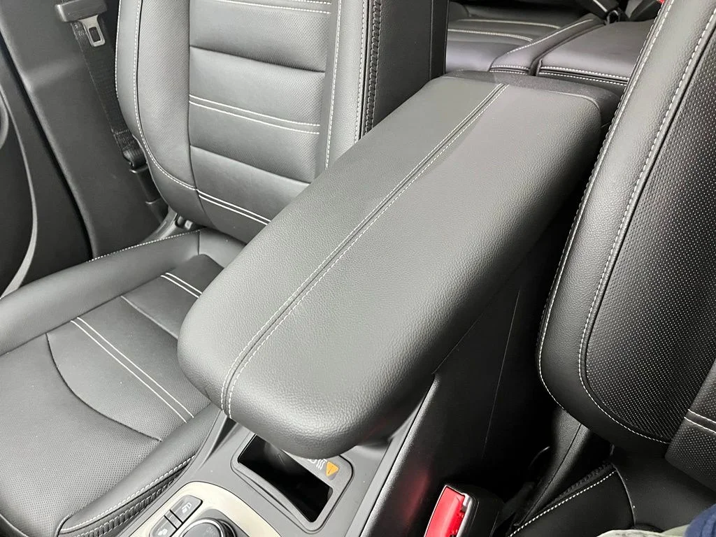 Used 2024 White GMC Denali image 31