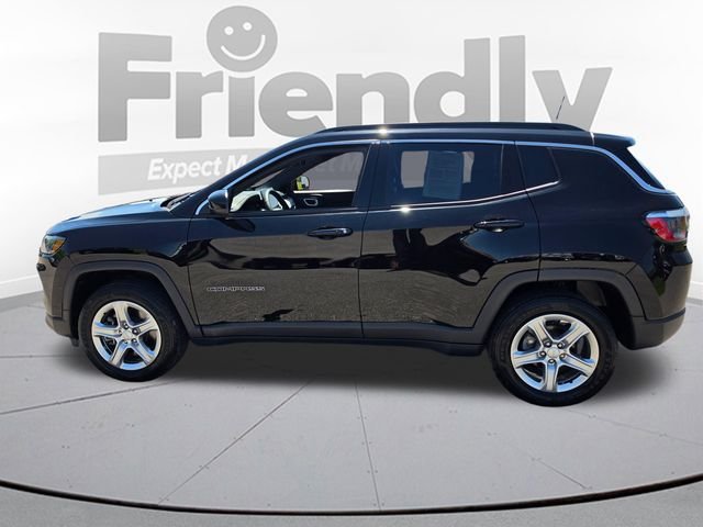 Used 2023 Black Jeep Latitude image 9