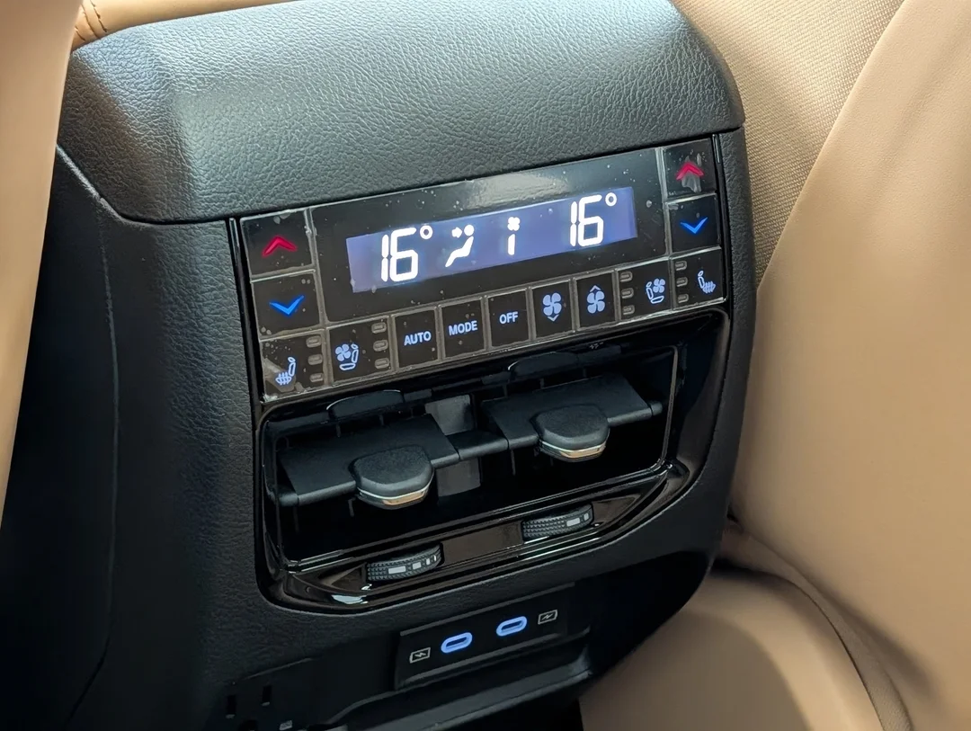 New 2026 Black Jeep Summit - - 4x4 - Advanced ProTech Group IV - Palermo Leather Seats - Head-Up Display & More! image 30