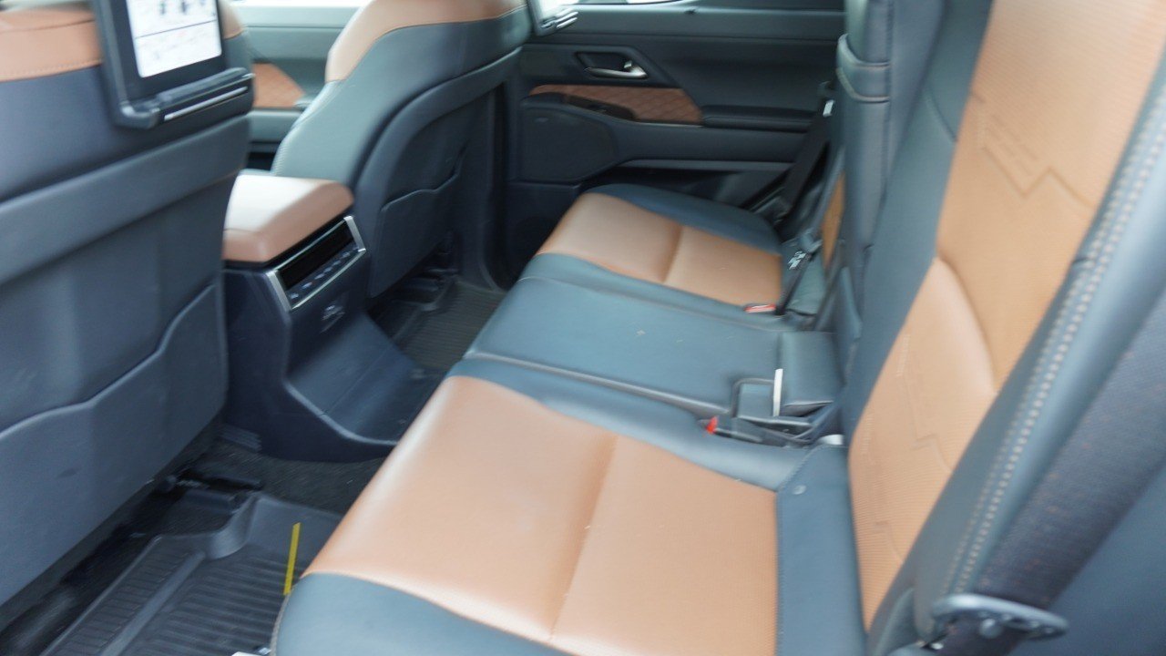 Used 2024 Blue Lexus GX 550 Luxury+ image 13