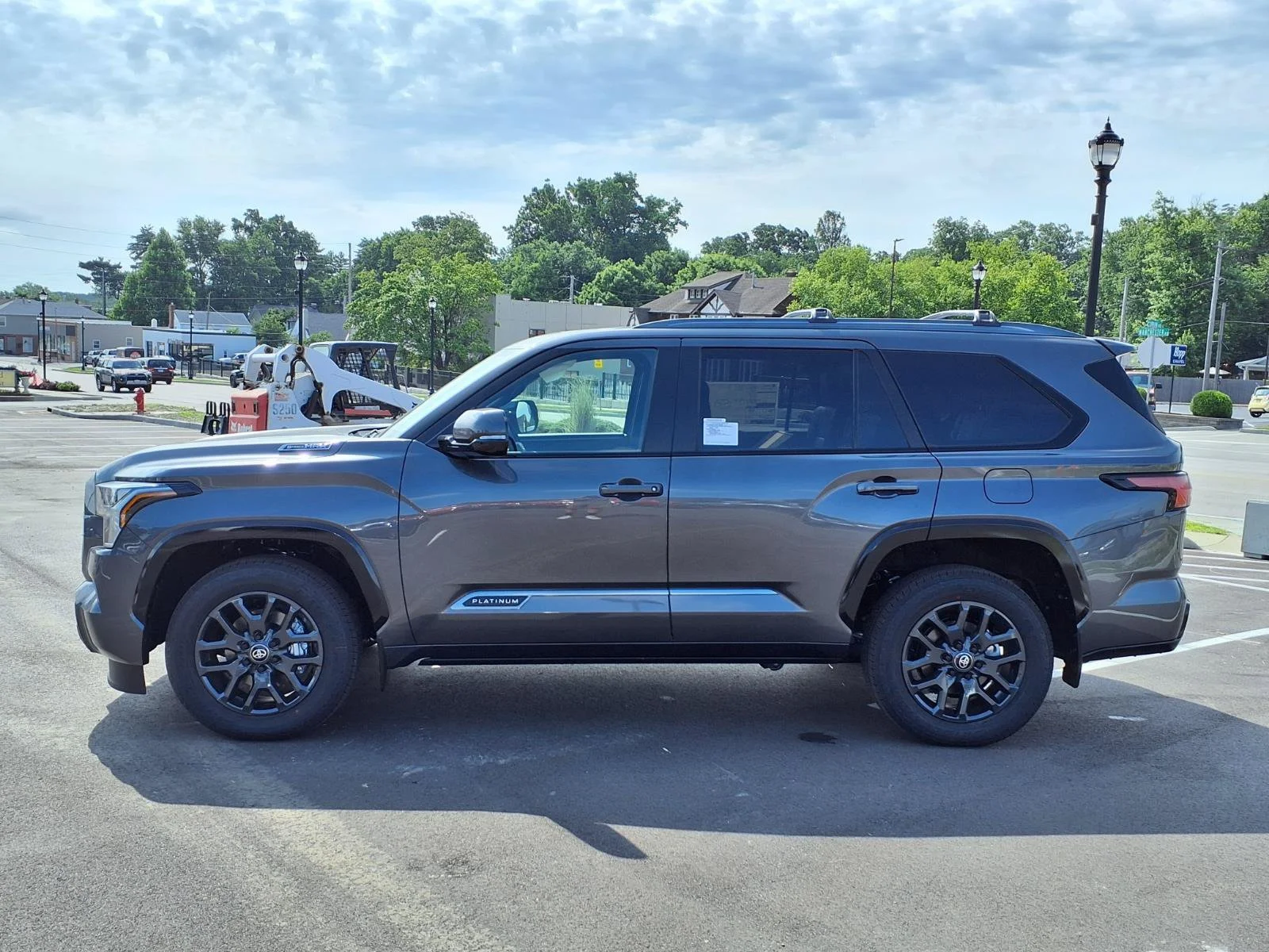New 2026 Magnetic Gray Metallic Toyota  Platinum image 25
