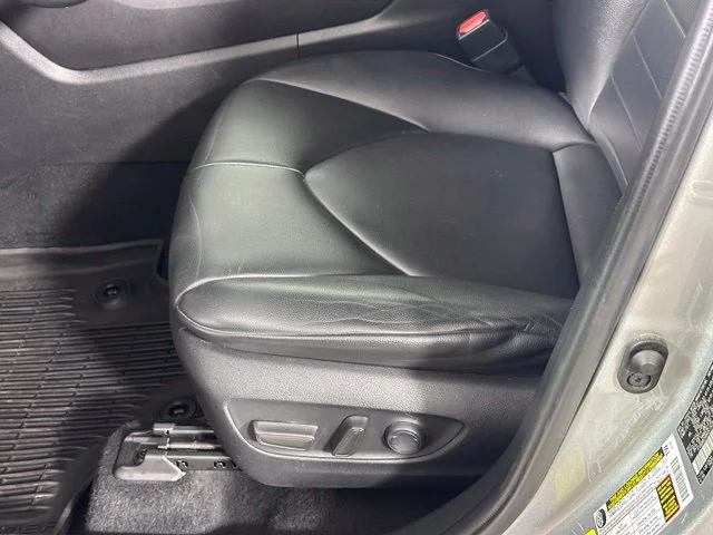 Used 2021 Silver Toyota XLE image 10