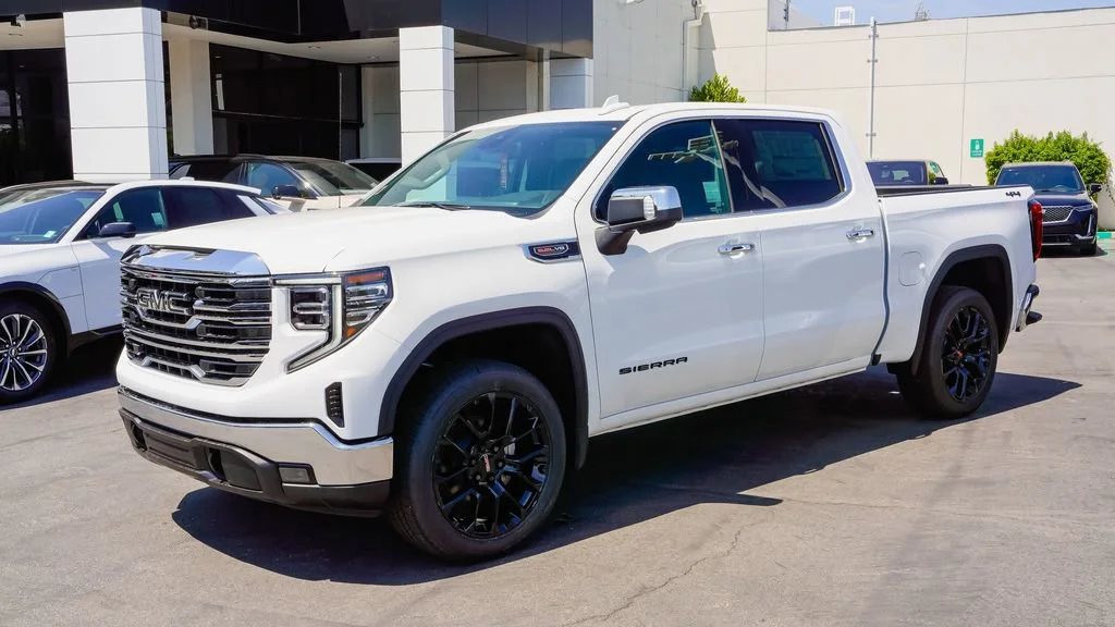 New 2026 Summit White GMC SLT image 3
