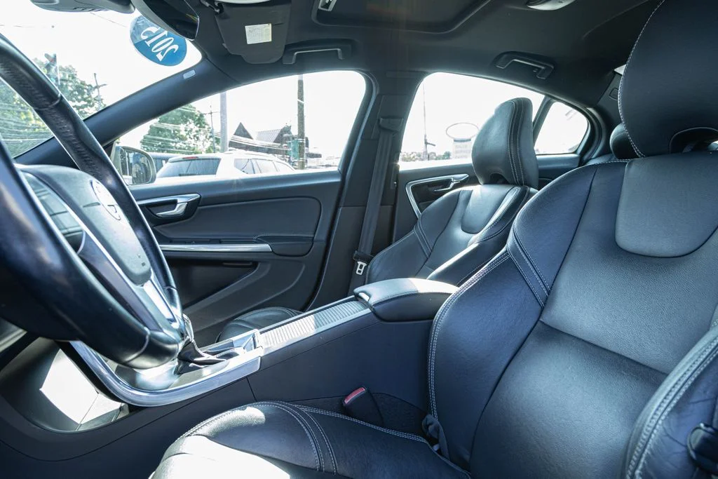 Used 2015 Blue Volvo T5 Premier image 23