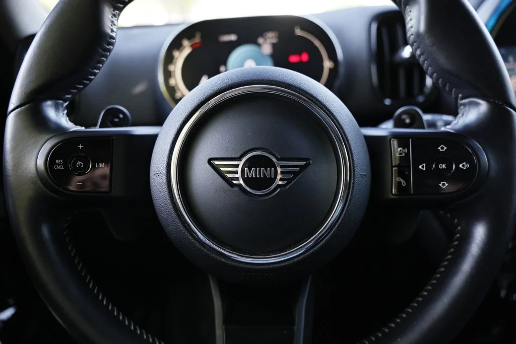 Used 2023 Rooftop Gray Metallic MINI Signature image 32