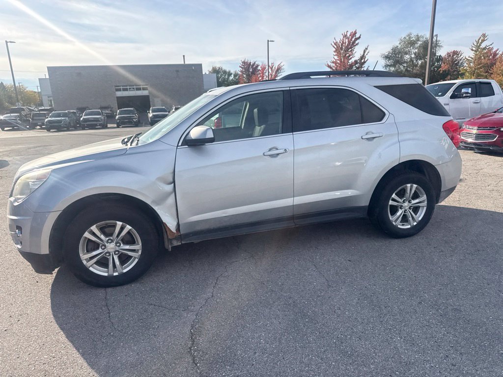 Used 2015 Silver Ice Metallic Chevrolet LT image 2
