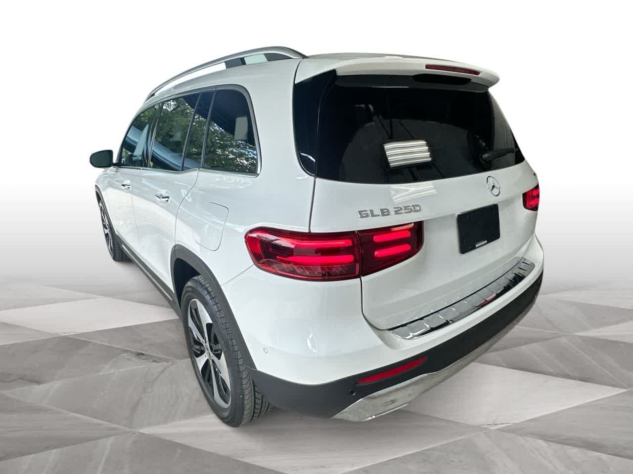 Used 2025 Polar White Mercedes-Benz GLB 250 image 6