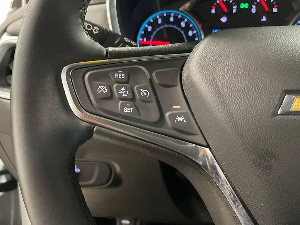 Used 2024 Summit White Chevrolet LT image 34