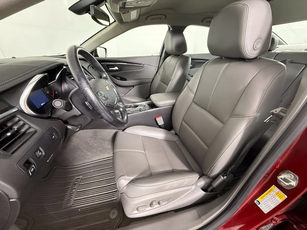 Used 2019 CAJUN RED TINTCOAT Chevrolet LT image 4