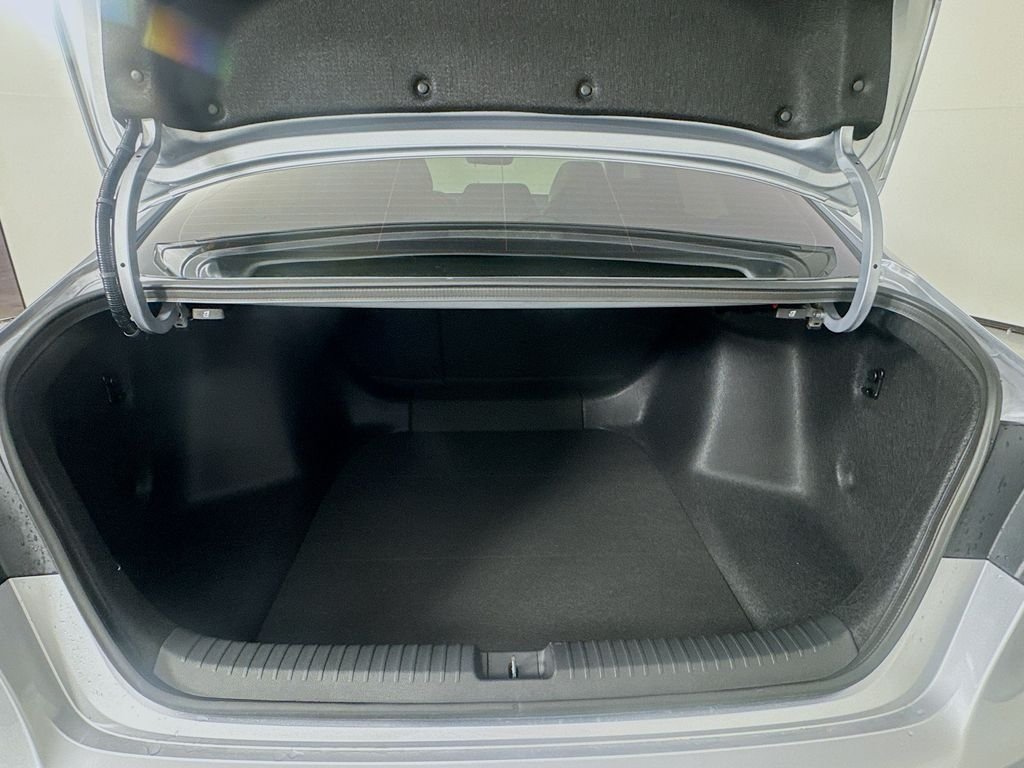 New 2026 Solar Silver Metallic Honda Touring image 9