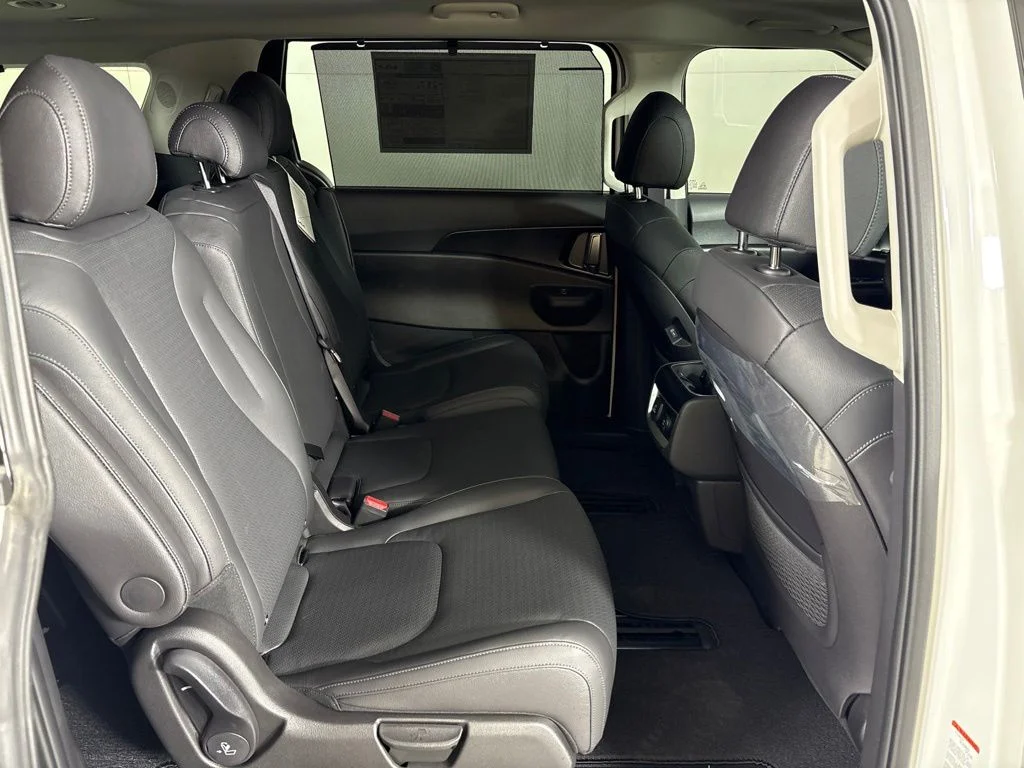 New 2026 Snow White Pearl Kia SX Prestige image 19
