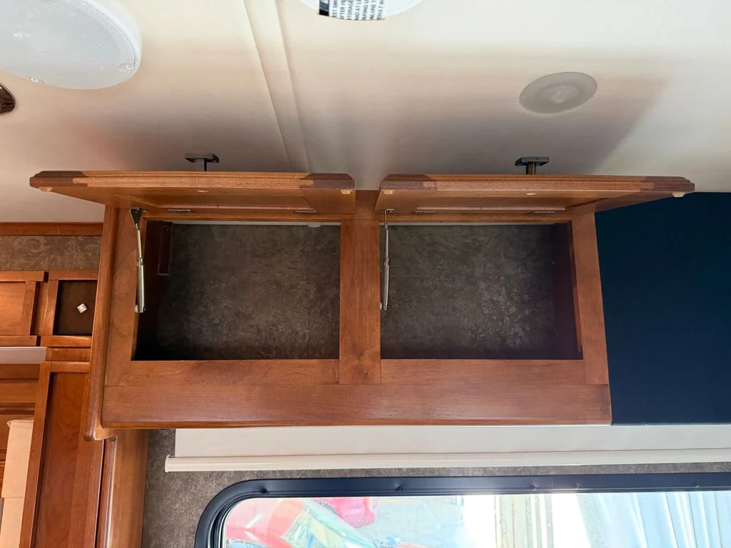 Used 2014  Tiffin  image 127