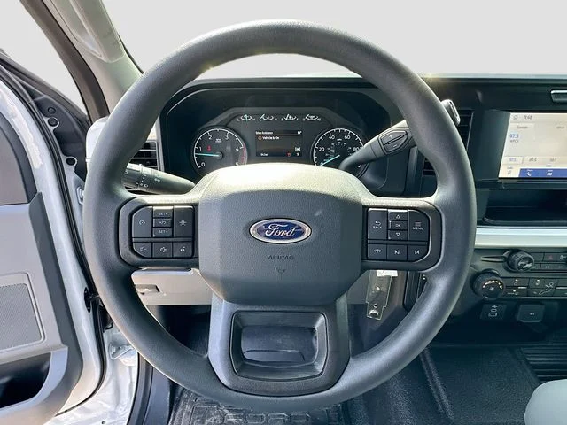 New 2026 Oxford White Ford XL image 7