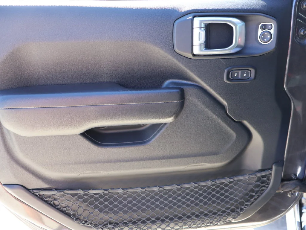 Used 2019 Granite Crystal Clearcoat Metallic Jeep Rubicon image 15