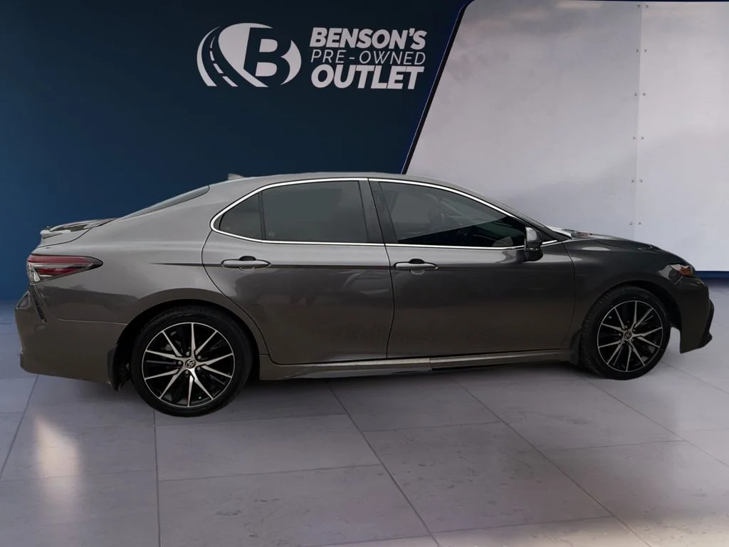 2024 Toyota Camry SE - Photo 6