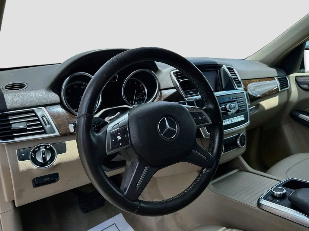Used 2012 Black Mercedes-Benz ML 350 image 9