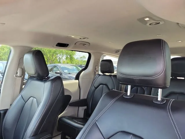 2023 Chrysler Pacifica Touring L - Photo 26