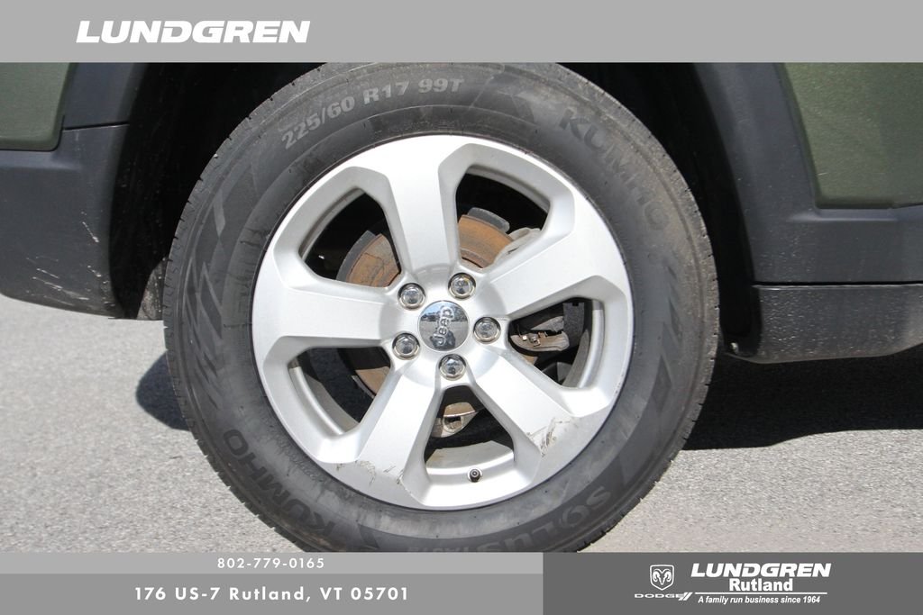 Used 2020 Green Jeep Latitude image 36