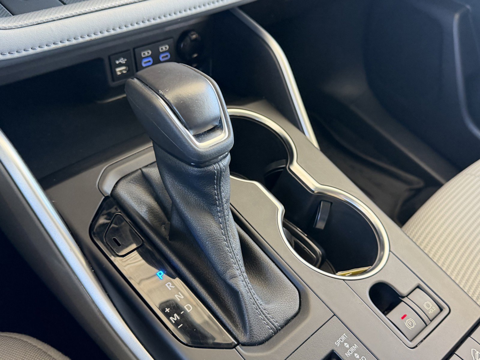 Certified Used 2022 Moon Dust Toyota LE image 12