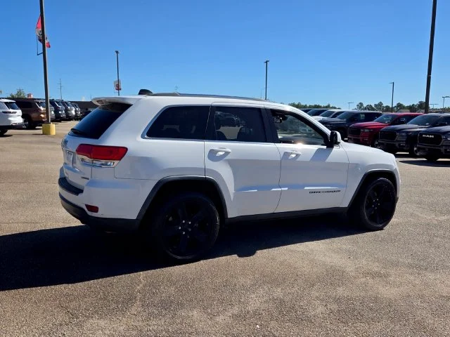 Used 2014 White Jeep Laredo image 14