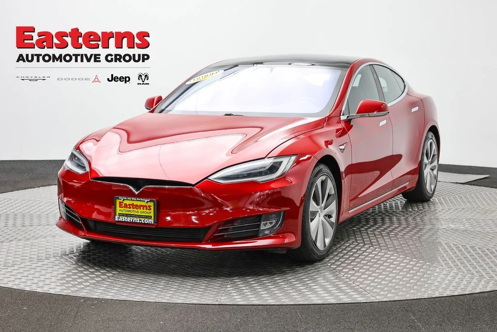 Used 2020 Red Tesla Long Range Plus image 1