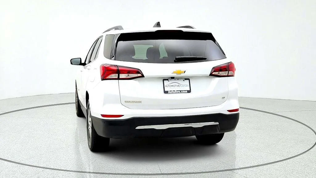 Used 2024 Summit White Chevrolet FWD 4dr LT w/1LT image 6