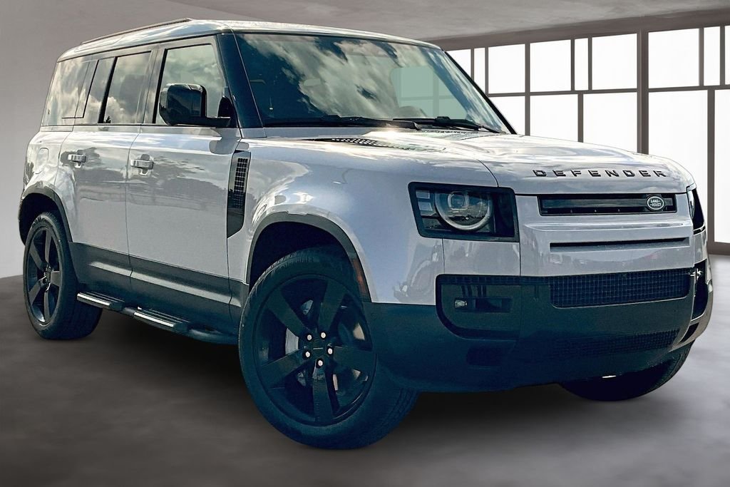 New 2026 Borasco Grey Metallic Land Rover S image 2