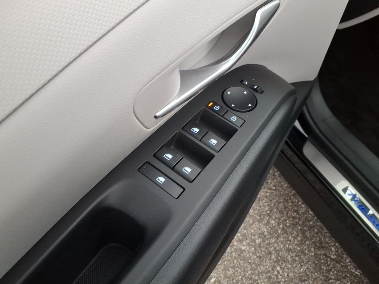 New 2026 Ash Black Hyundai SEL AWD image 24