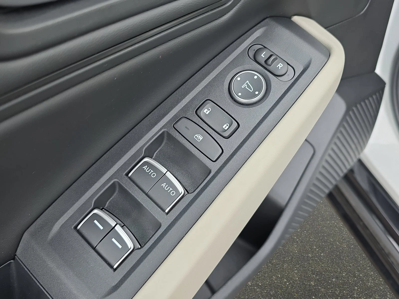 2025 Honda Accord Hybrid EX-L - Photo 25