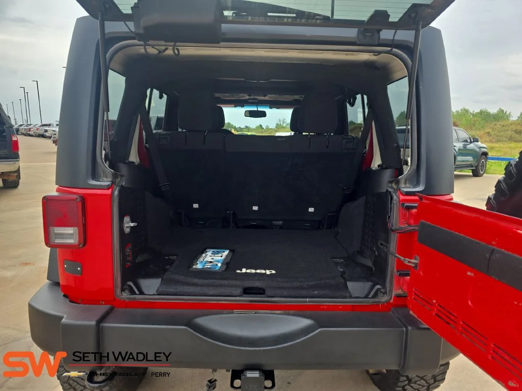 Used 2015 Red Jeep Sport image 12