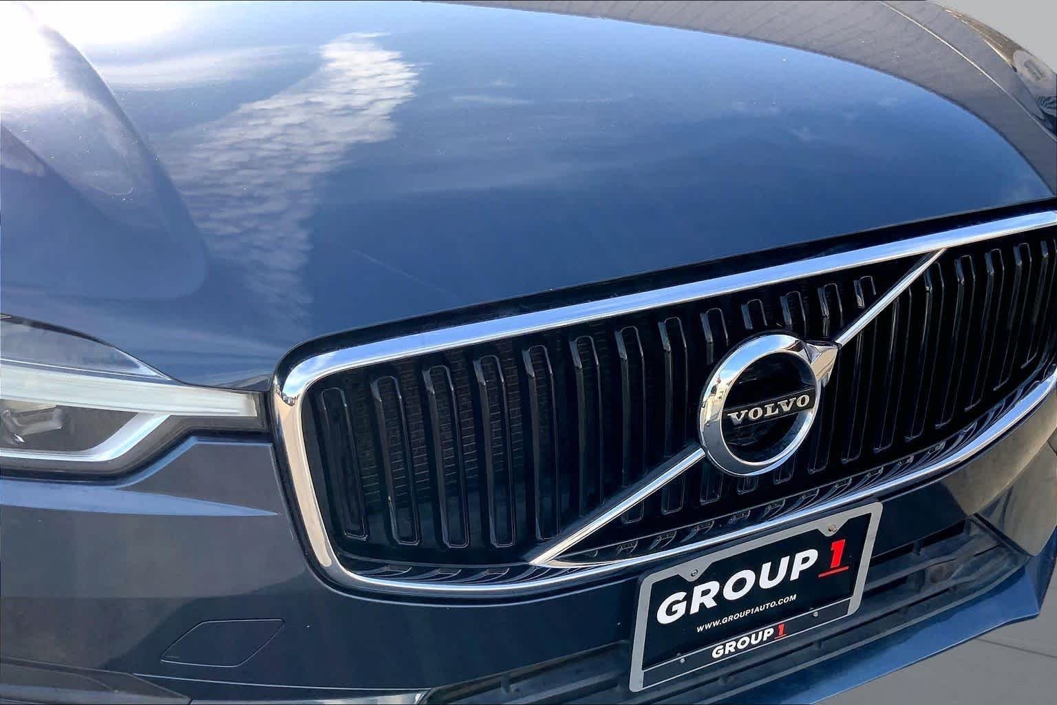Used 2018 Denim Blue Metallic Volvo Momentum image 8