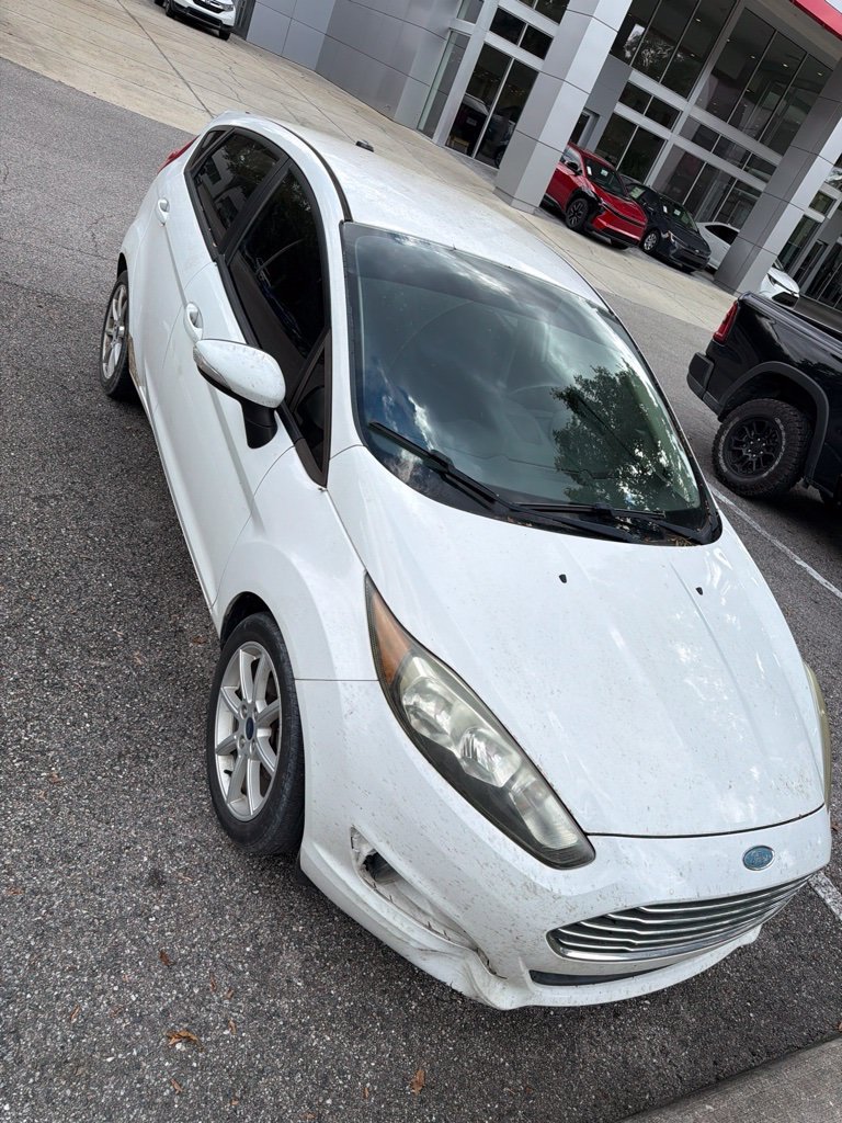 Used 2015 White Ford SE image 8