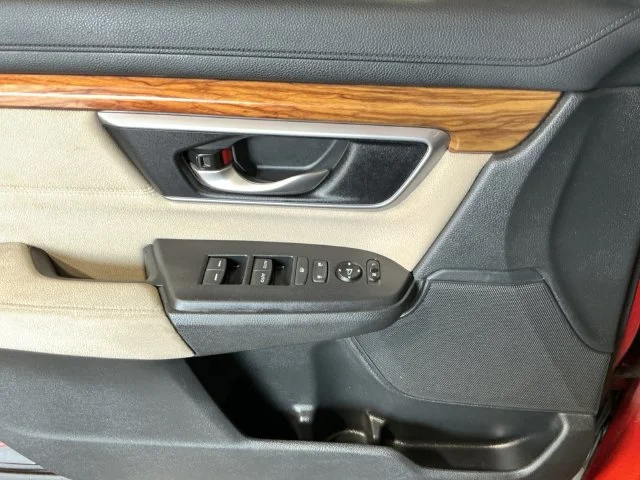 Used 2017  Honda EX image 10