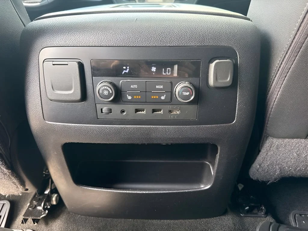 Used 2018 BLACK Chevrolet Premier image 15