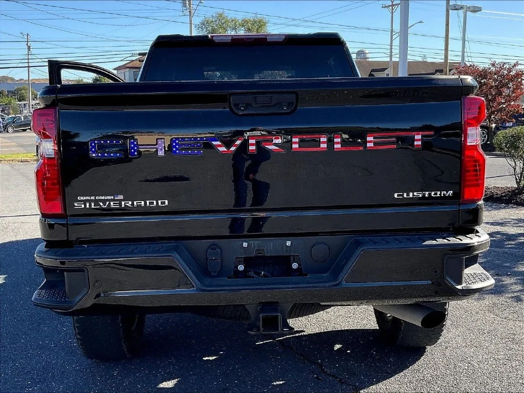 Used 2025 Black Chevrolet Custom image 13