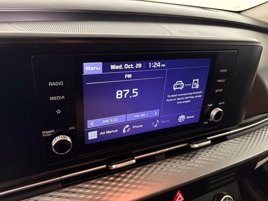 Used 2022 Red Kia LXS image 24
