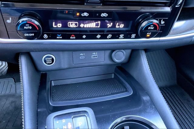 Used 2023 White Nissan SL image 29