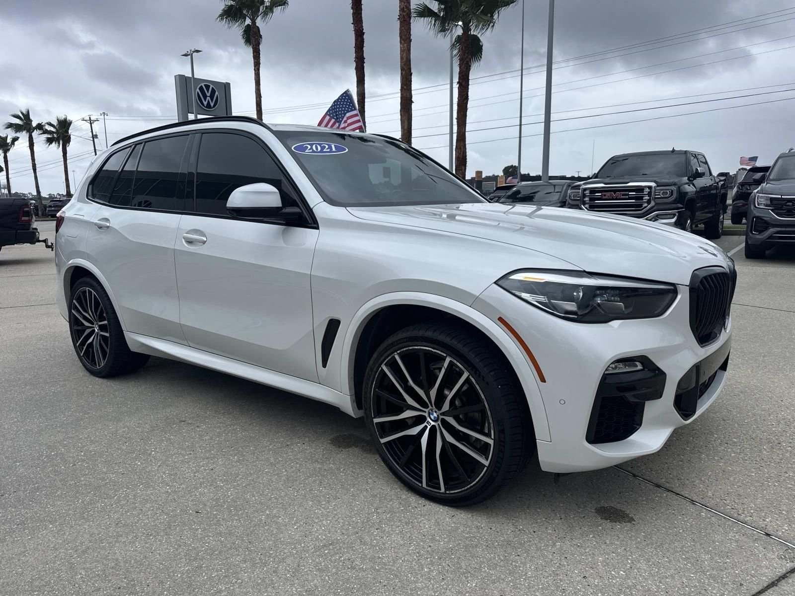 Used 2021 White BMW xDrive40i image 3