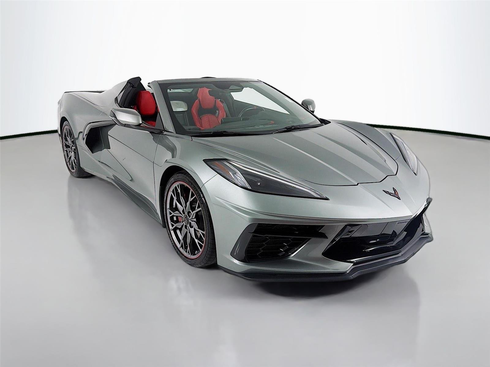 Used 2024 Hypersonic Gray Metallic Chevrolet 2LT image 32