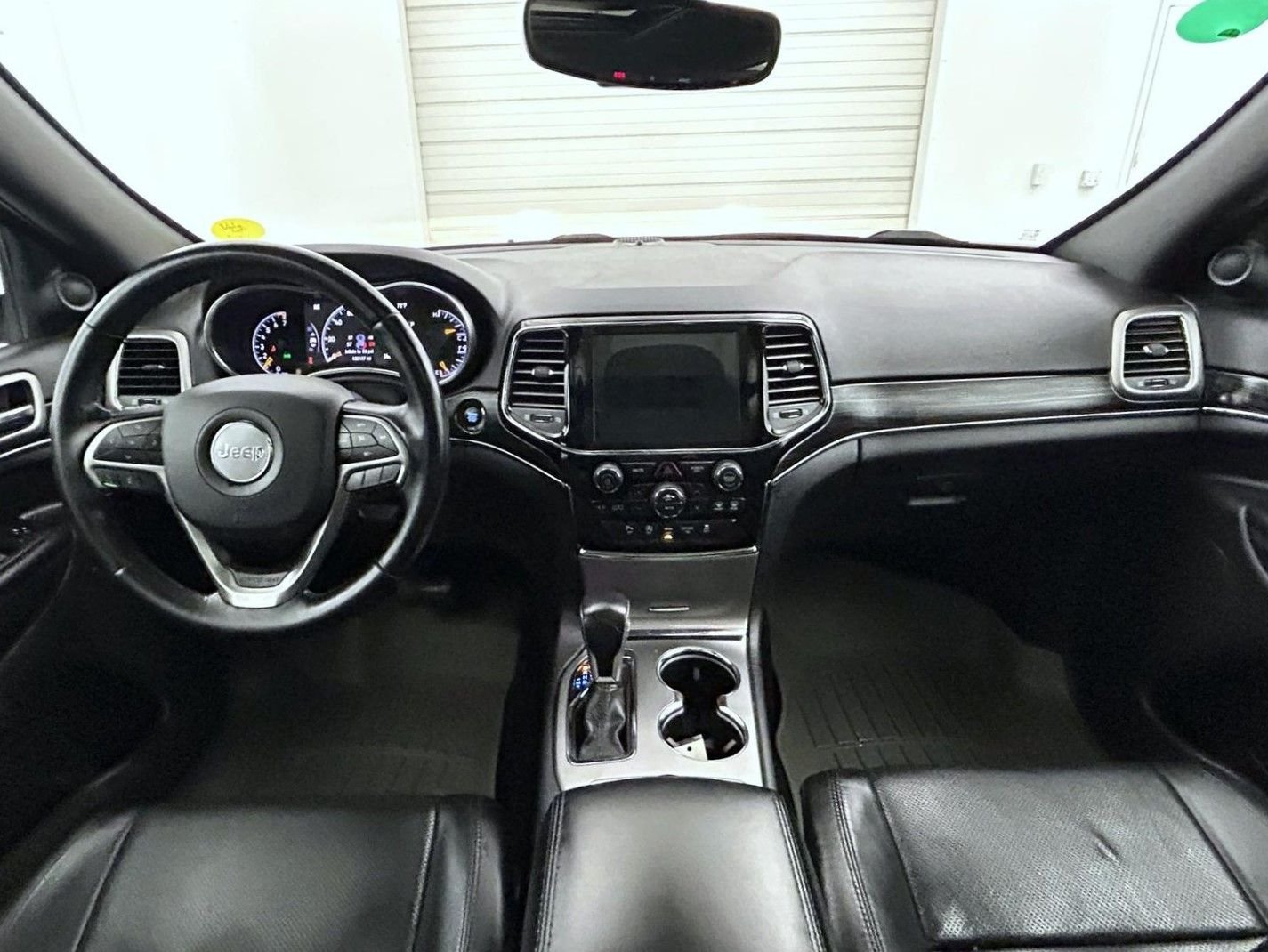 Used 2020 Gray Jeep Limited image 13